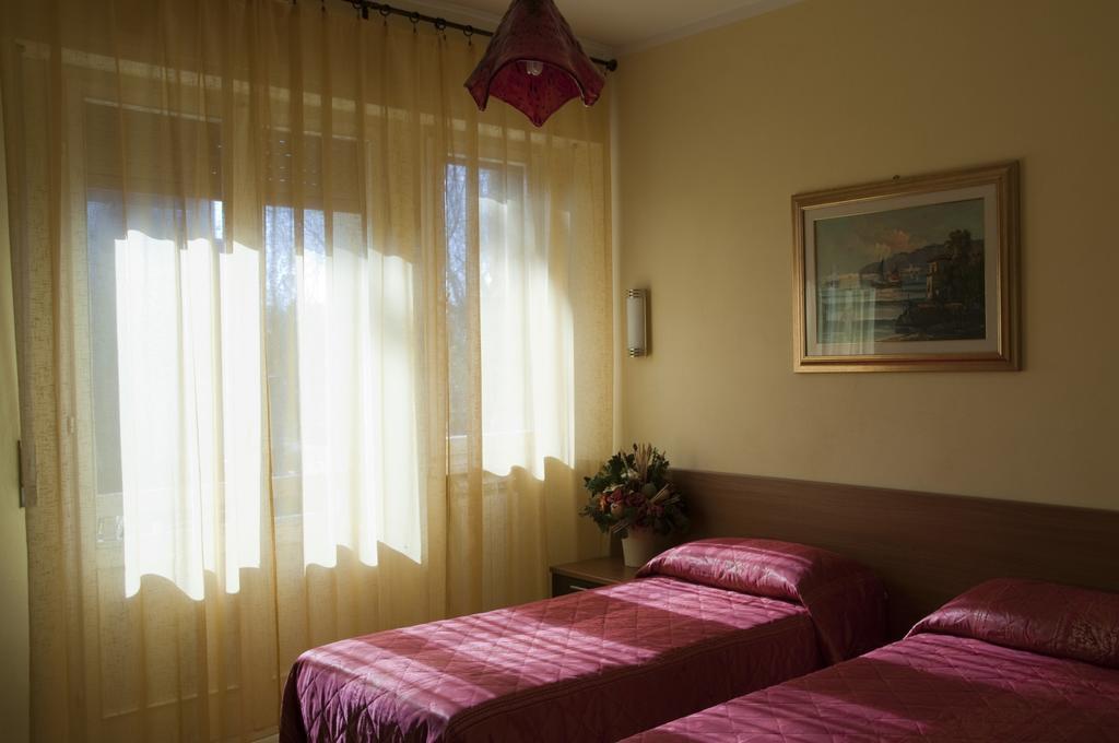 Hotel Il Cavaliere Nero Tirrenia Δωμάτιο φωτογραφία