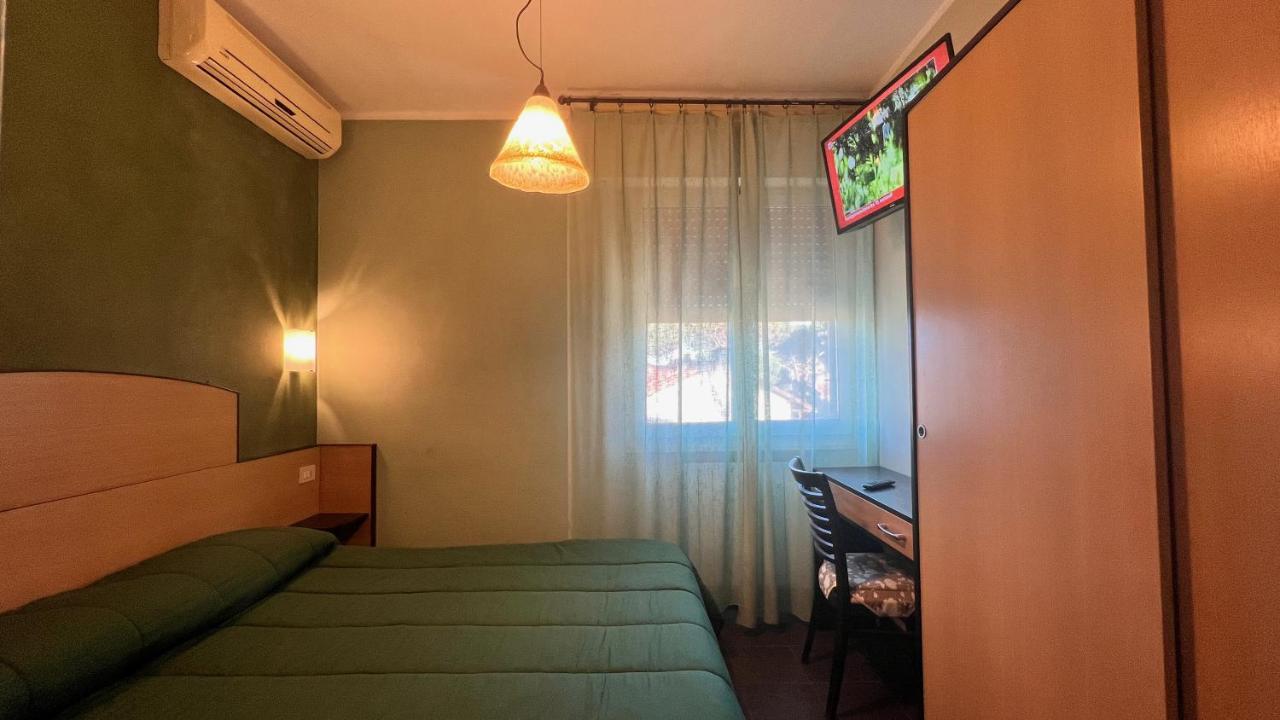 Hotel Il Cavaliere Nero Tirrenia Εξωτερικό φωτογραφία