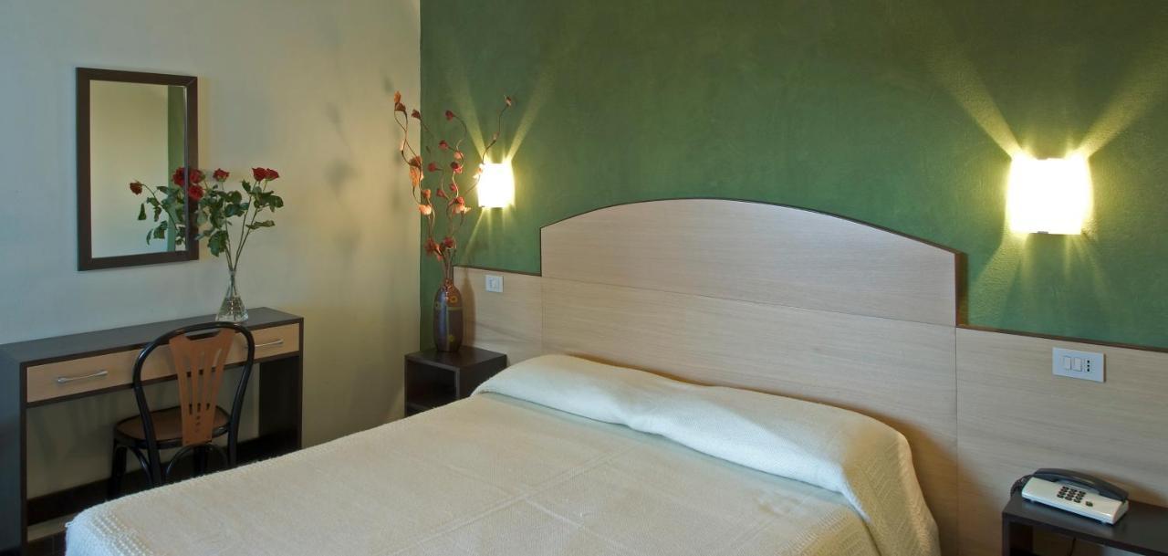 Hotel Il Cavaliere Nero Tirrenia Εξωτερικό φωτογραφία