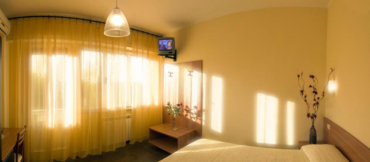 Hotel Il Cavaliere Nero Tirrenia Εξωτερικό φωτογραφία