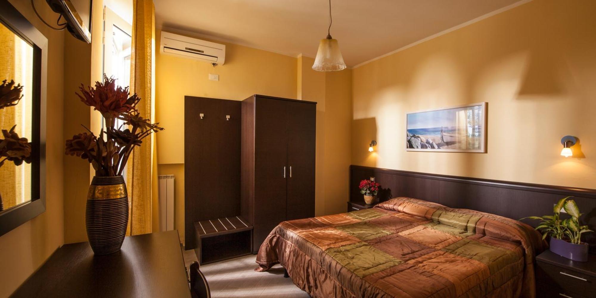 Hotel Il Cavaliere Nero Tirrenia Εξωτερικό φωτογραφία