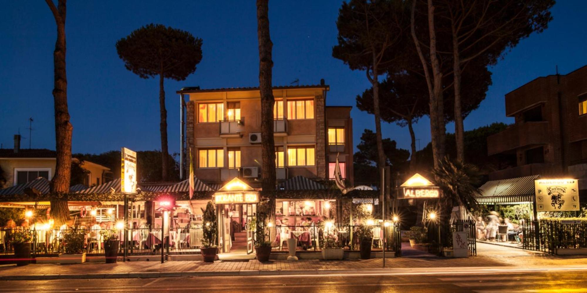 Hotel Il Cavaliere Nero Tirrenia Εξωτερικό φωτογραφία