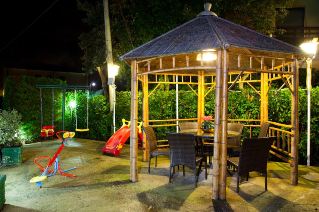 Hotel Il Cavaliere Nero Tirrenia Εξωτερικό φωτογραφία